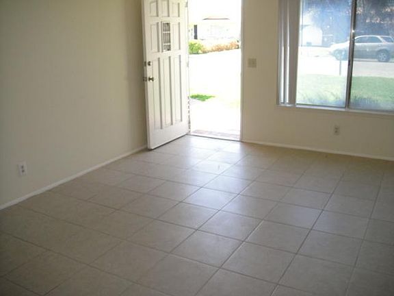 4th image of 222 N Mayflower St APT 2