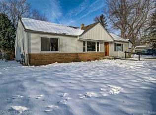 19443 Weyher St, Livonia, MI 48152