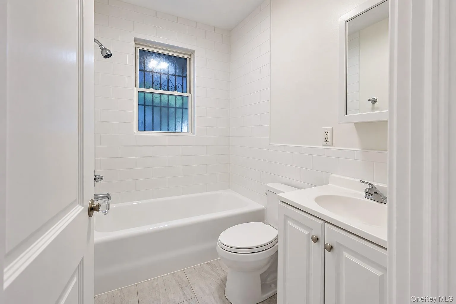 364 Ashford Ave — Photo 3