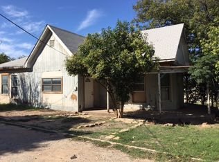 208 S High St, Brady, TX 76825