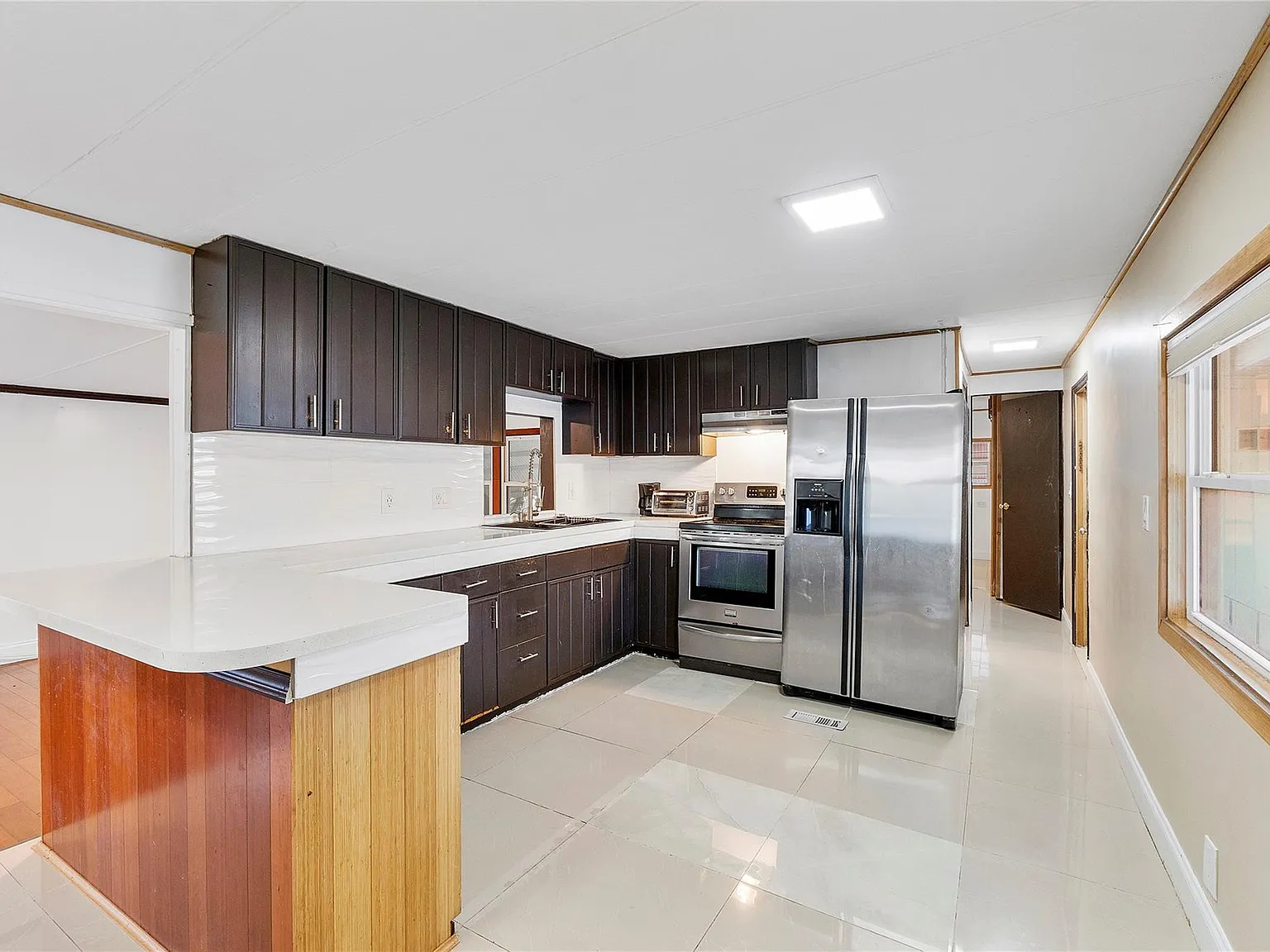 2 bed, 2.0 bath, 852 sqft, $2,350 — Photo 3