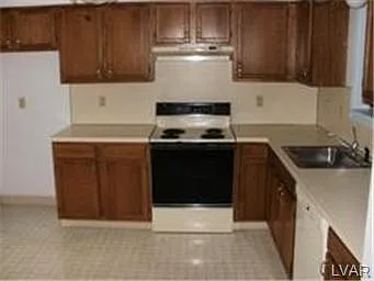 346 W 2nd St — Photo 2