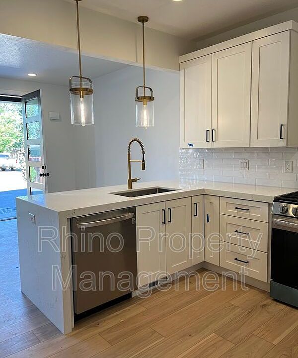 1st image of 4634 S Locust Ln