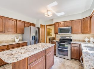 18130 Country Club Cir, Riverview, MI 48193