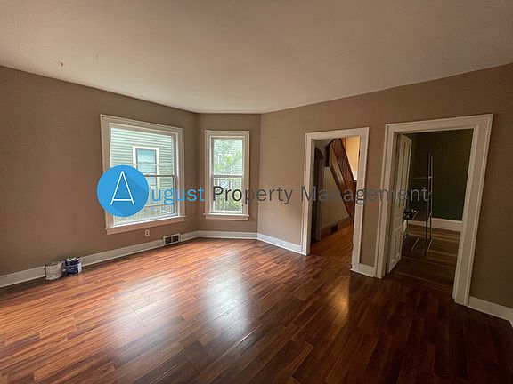5th image of 432 Woodward Ave