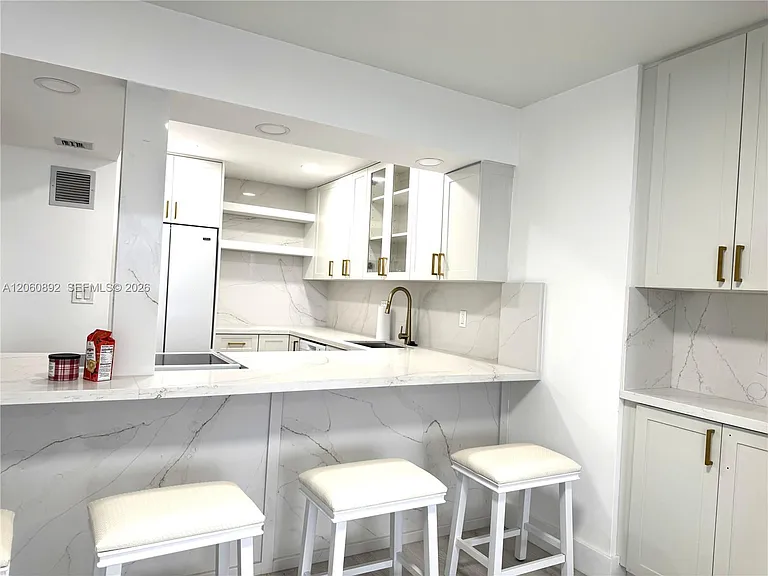 3140 S Ocean Dr #2403 — Photo 4