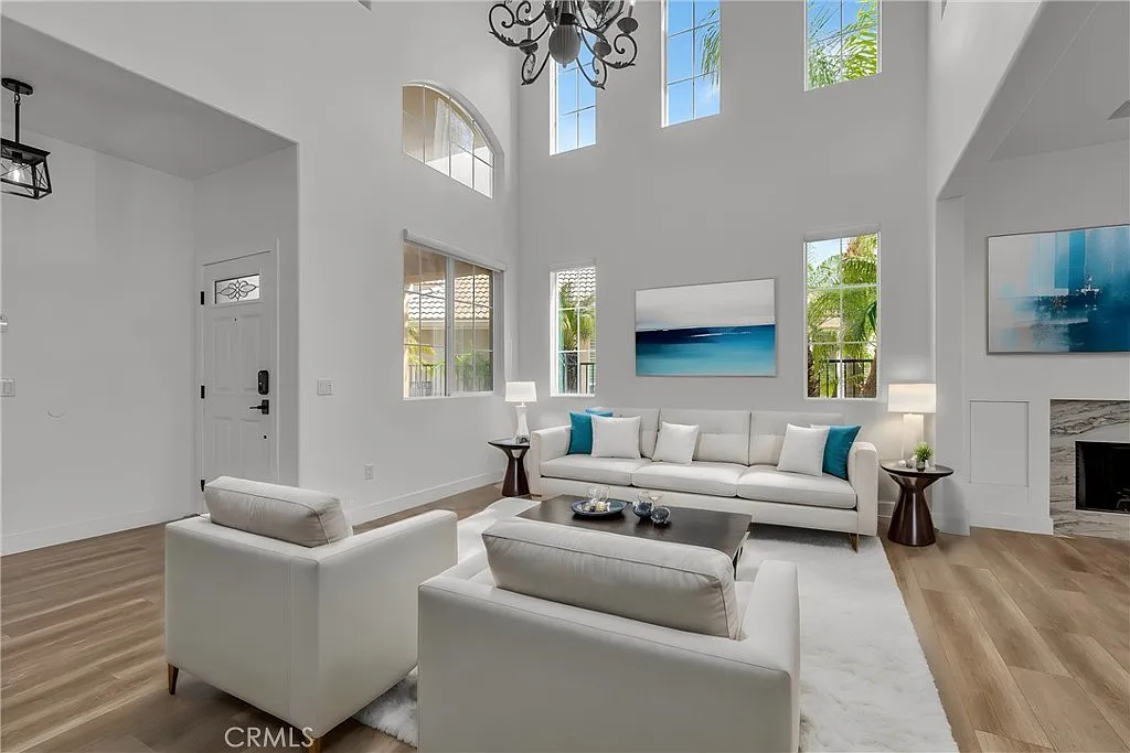 3 bed, 2.5 bath, 2087 sqft, $6,500 — Photo 2