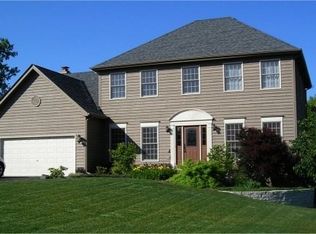 3608 Lakewood Dr, Prairie Grove, IL 60012