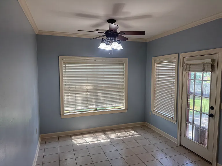 155 Peach St — Photo 6