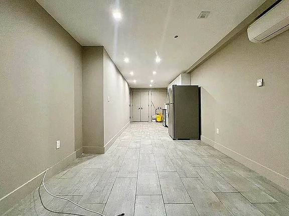 5th image of 2809 Snyder Ave #B