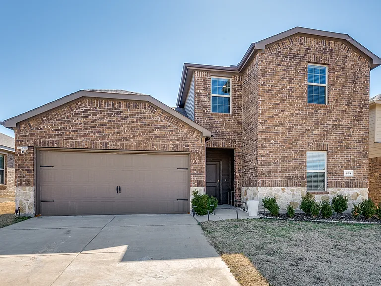 808 Fueller Dr — Photo 1