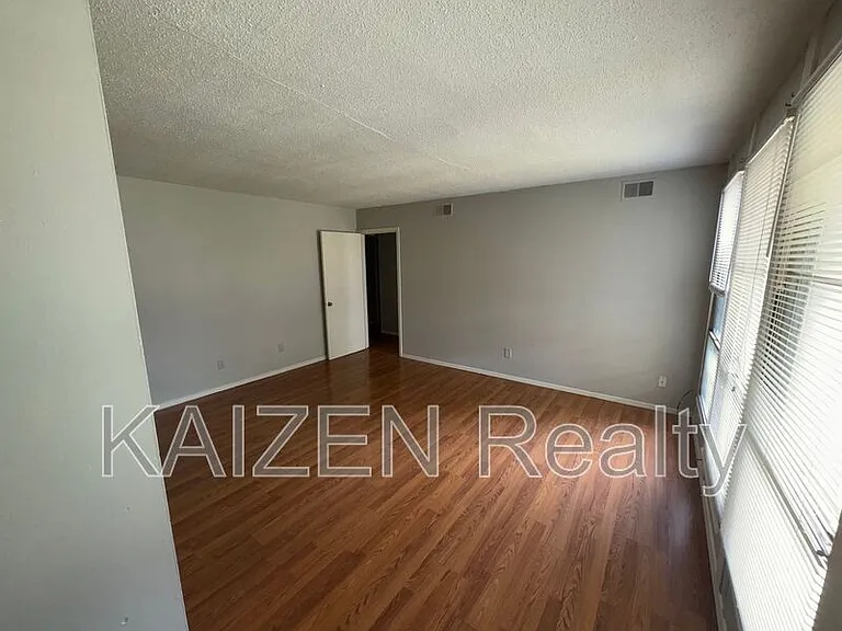 151 N Belvedere Blvd #1-10 — Photo 4