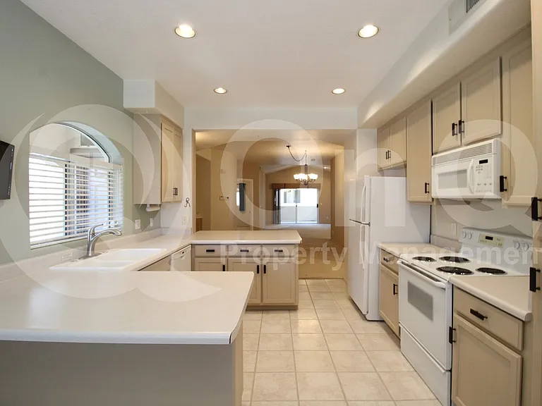 8653 E Royal Palm Rd #2027 — Photo 4