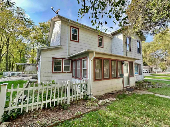 479 Ernest St, Green Lake, WI 54941