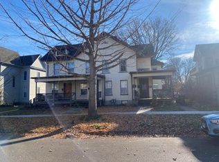 705 E Grove St #707, Bloomington, IL 61701