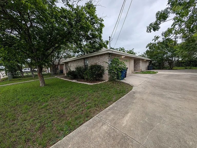 1134 Misty Acres Dr — Photo 3