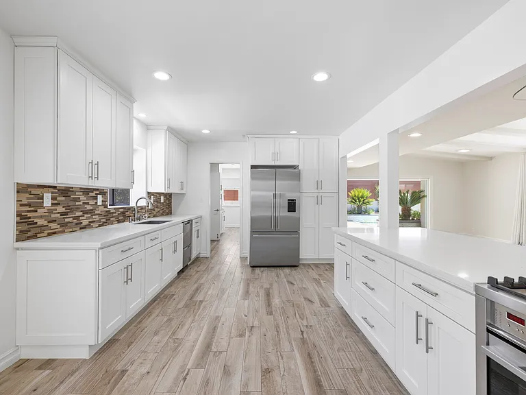 1808 Fern Ln — Photo 13