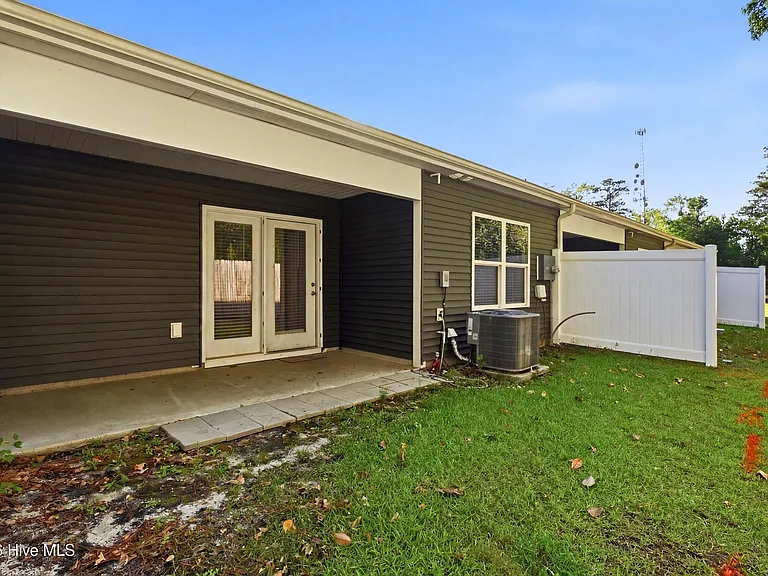 1636 Bellamy Place Dr — Photo 33