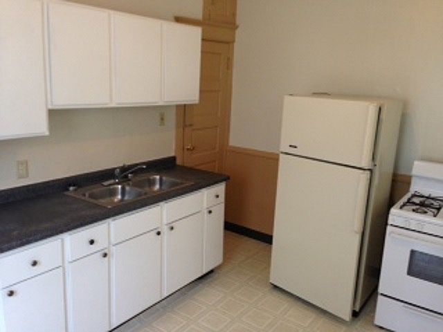 2nd image of 1809 Regina St #A