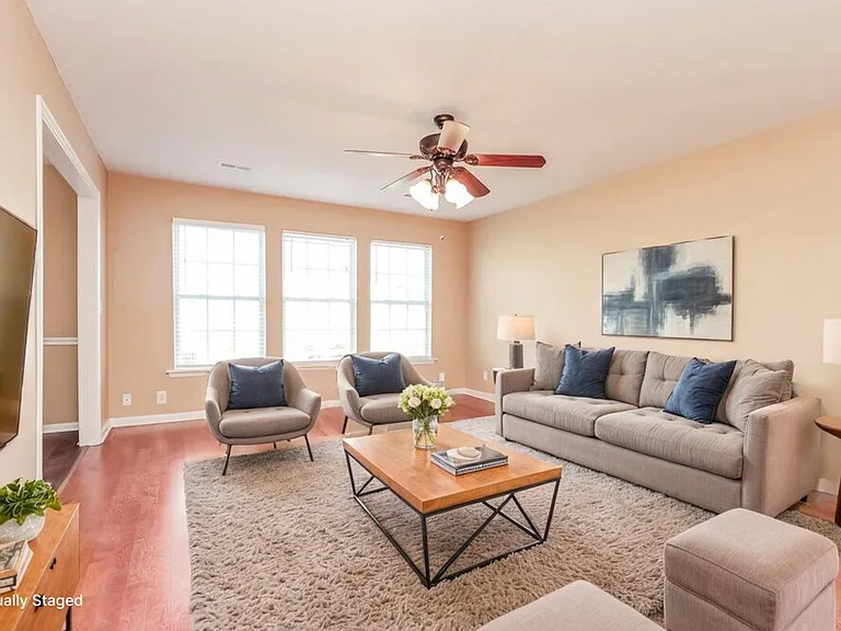 1008 Cheryl Ln — Photo 4