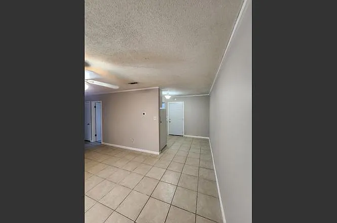 2 bed, 720 sqft, $1,200 — Photo 2