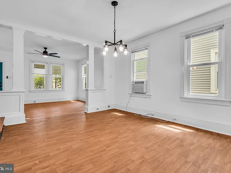 110 Delaware Ave — Photo 6