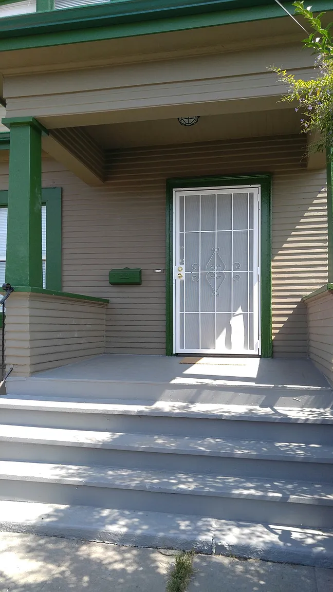 8 Cambridge Way photo 1