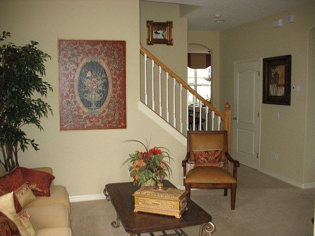 2nd image of 910 Windton Oak Dr