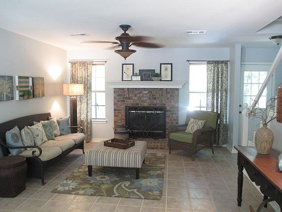 2nd image of 410 Twin Lakes Dr