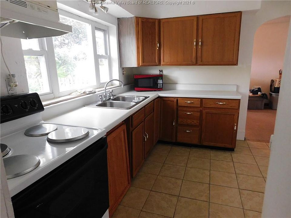 2nd image of 2233 Cleveland Ave