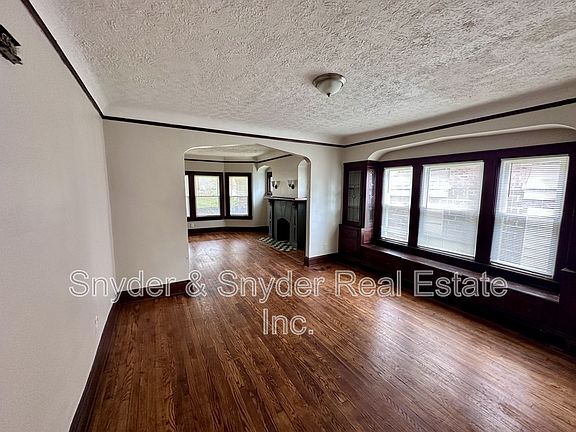 5th image of 245-247 Oakdale Ave #245