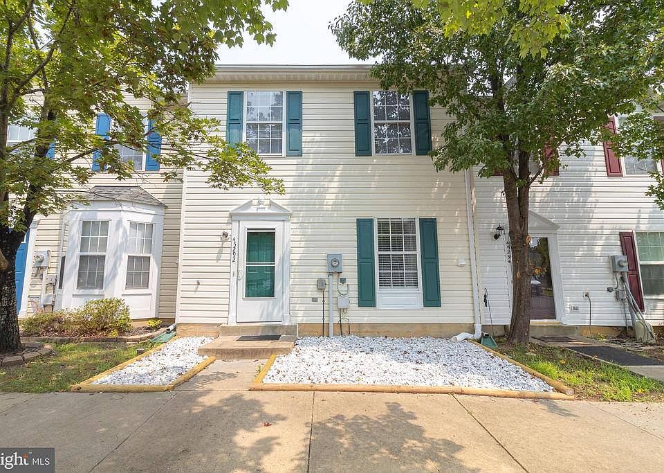 1st image of 45292 Rumsford Ln