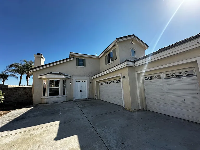 15841 Dianthus St — Photo 2