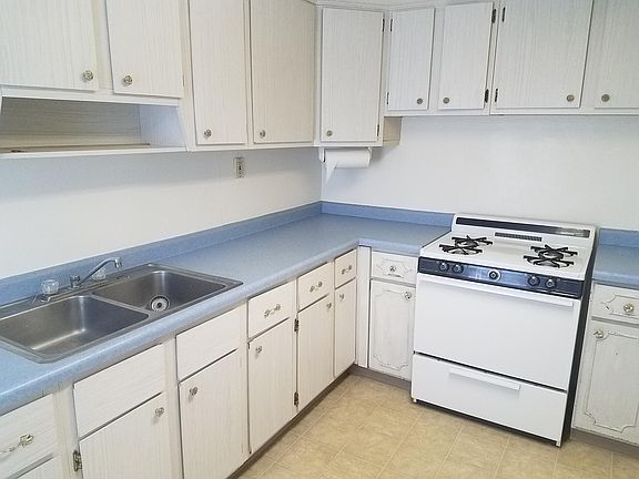 5th image of 927 S 30th St APT A