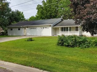 329 5th St, Clinton, MN 56225