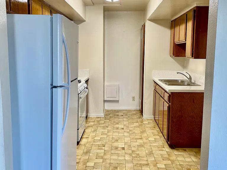 628 N Alexandria Ave #14 — Photo 2