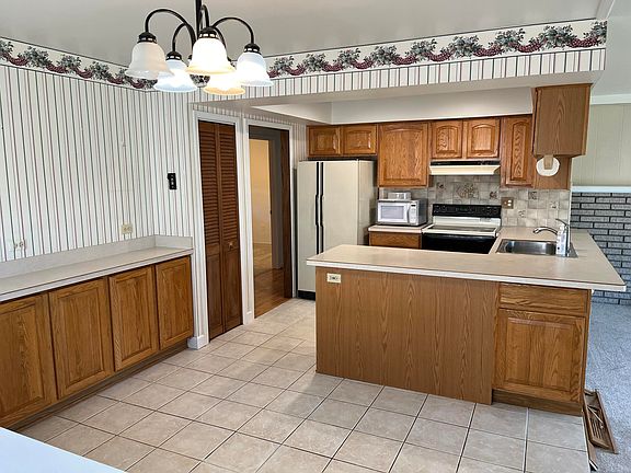 2nd image of 41355 Harvard Dr