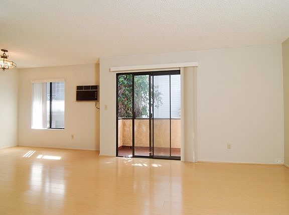 3rd image of 3722 Delmas Ter APT 6