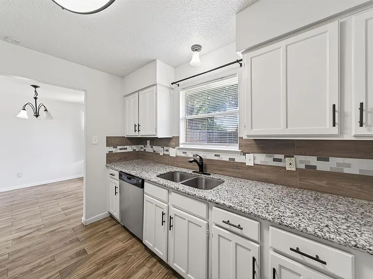 17002 Dew Drop Ln — Photo 9