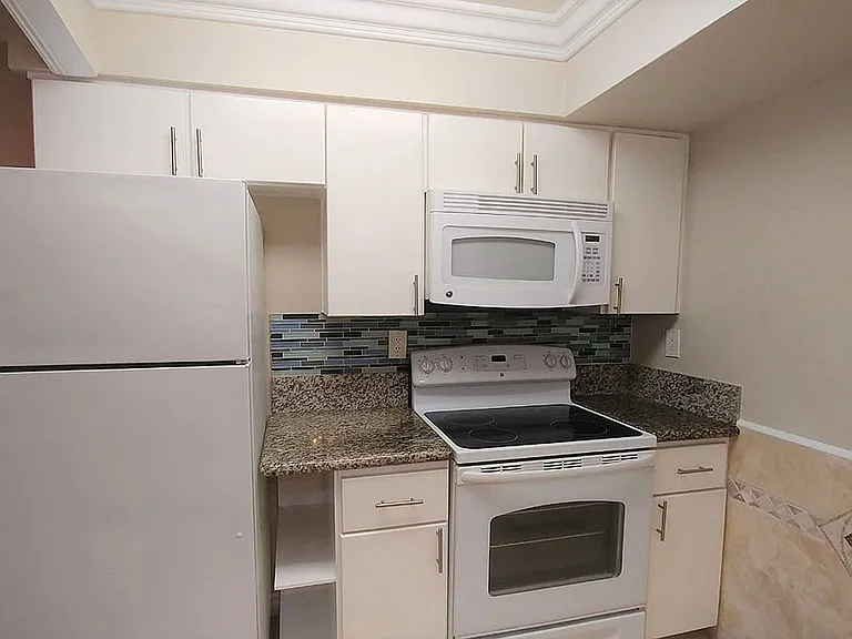 Villa De Adel Apts — Photo 178