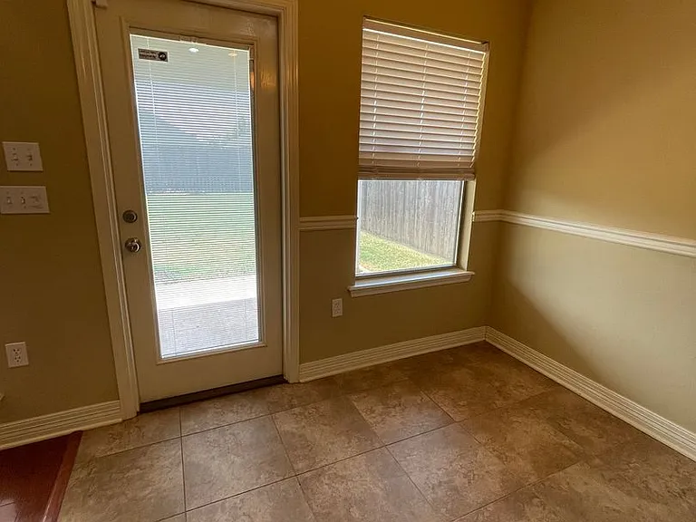 3703 Sabine Pass Dr — Photo 6