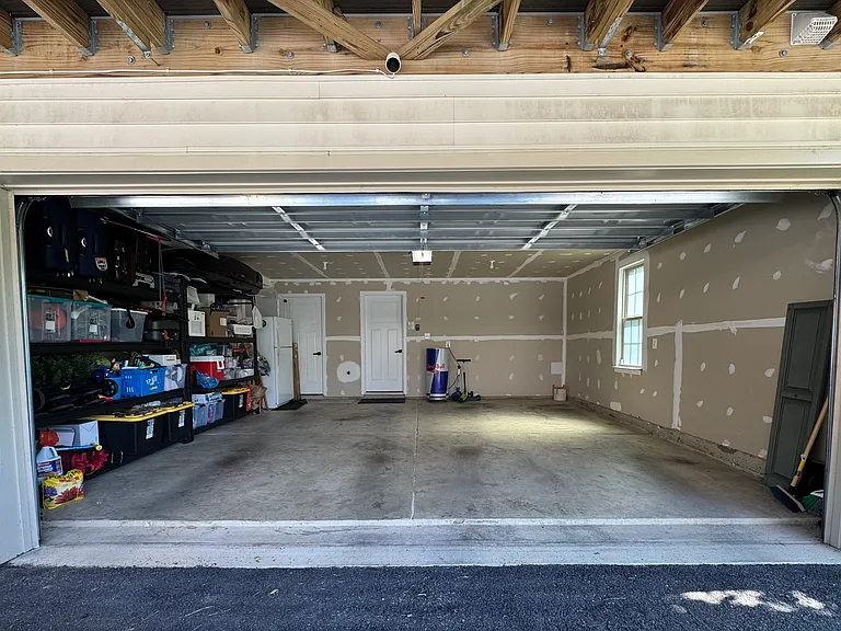 8015 Spring Arbor Dr — Photo 20
