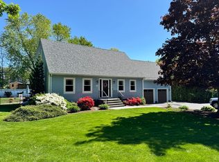 92 Everett St, Somerset, MA 02726