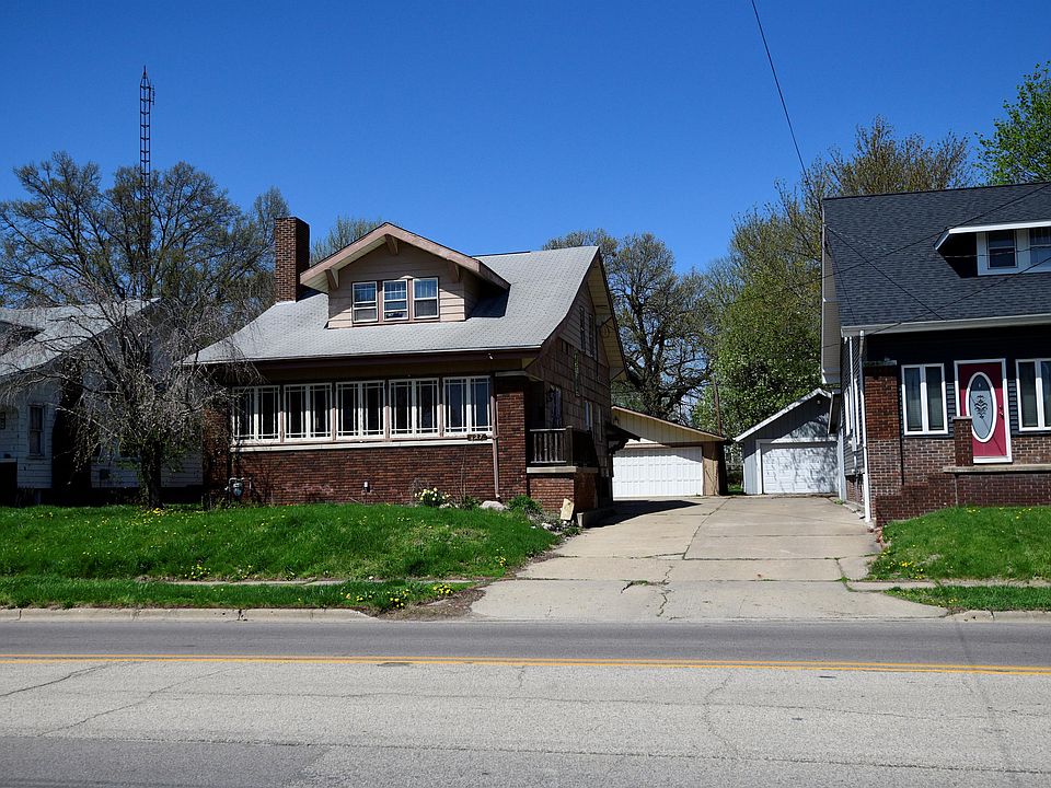2nd image of 127 W Locust St