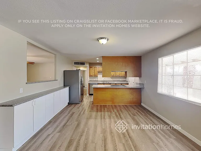111 E McKinley St — Photo 5