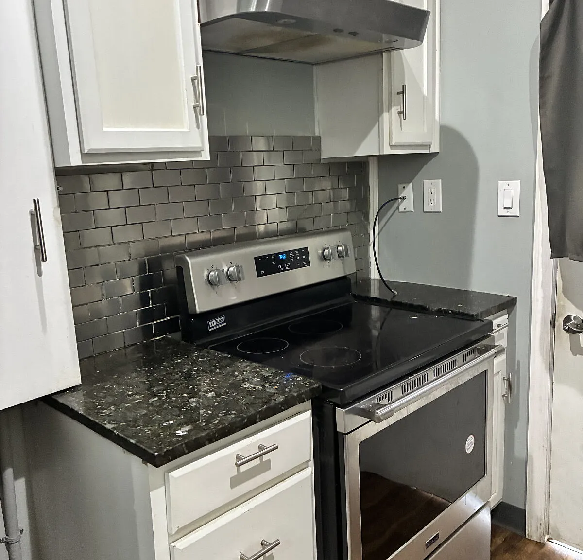 1 bed, 1.0 bath, $925 — Photo 1