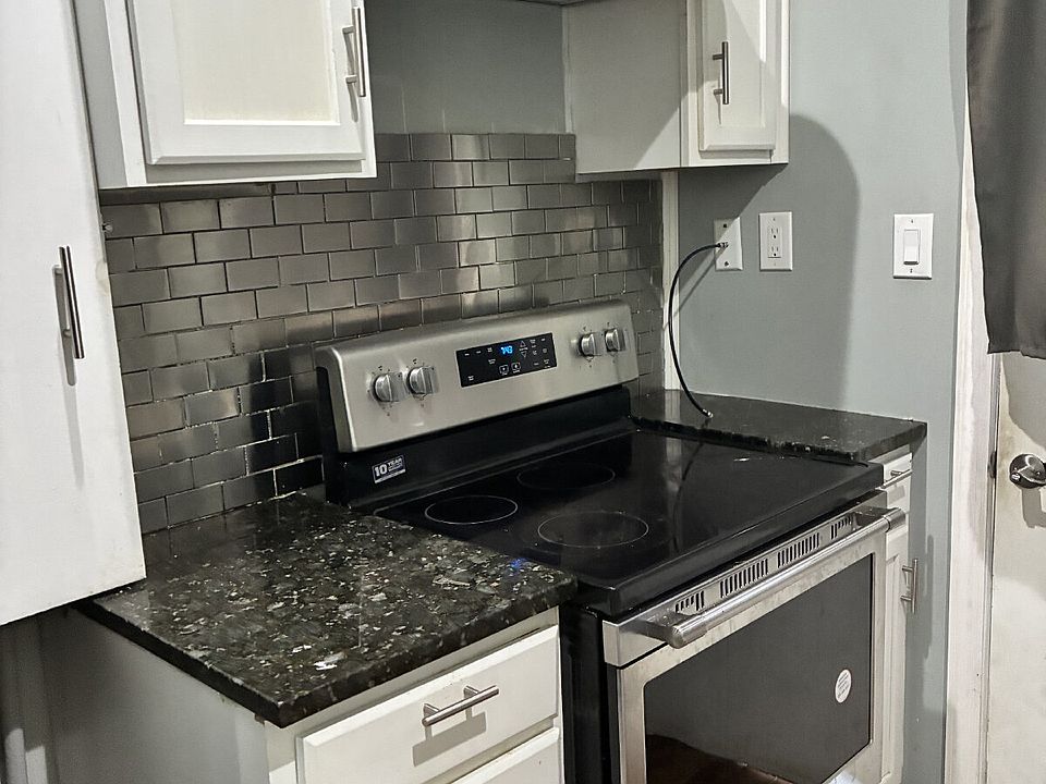 1st image of 279 Wyoming Ave APT 10