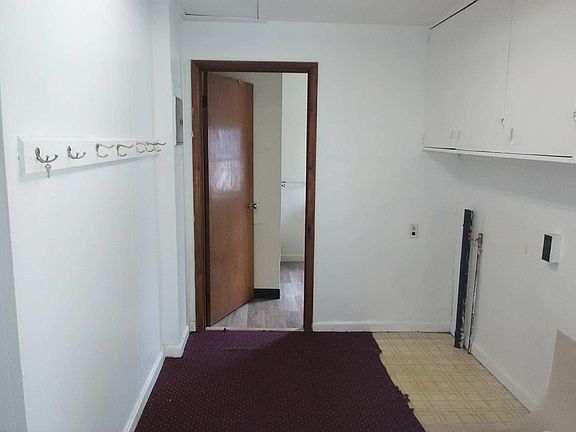 3rd image of 433 E Main St #B