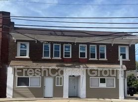 4434 Warner Rd, Cleveland, OH