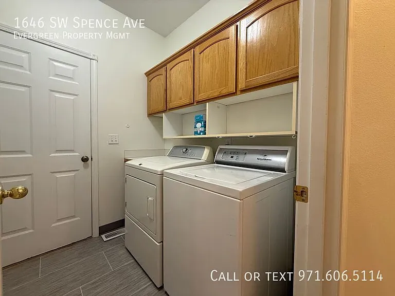 1646 SW Spence Ave — Photo 30